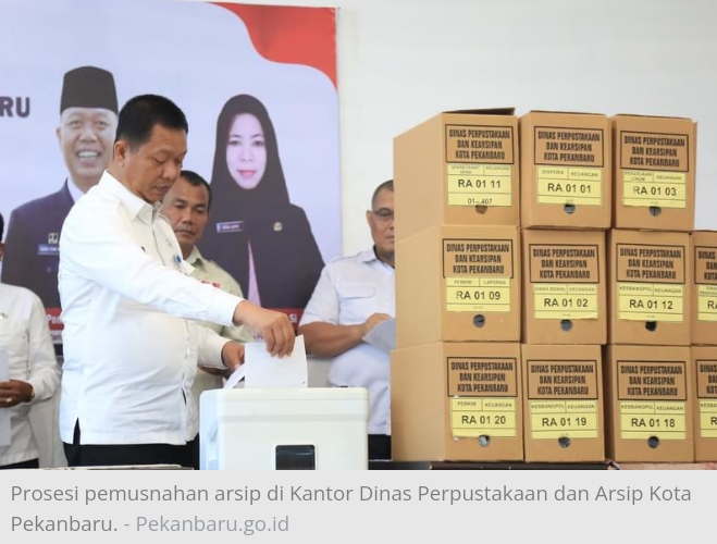 Digelar di Kantor Dispusip Pekanbaru, Seribu Arsip Berusia 10 Tahun Dari 9 OPD Dimusnahkan