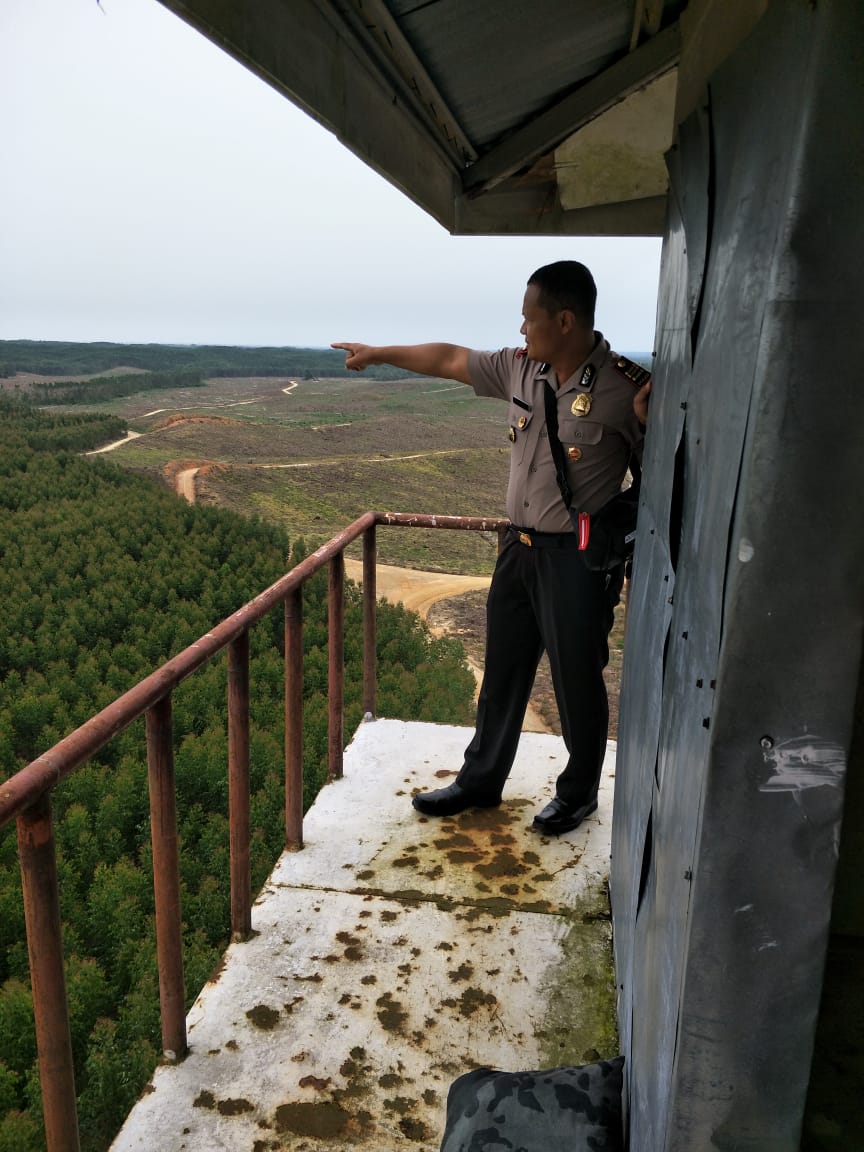 Patroli Karhutla, Kapolsek Bunut Panjat Tower Setinggi 35 Meter