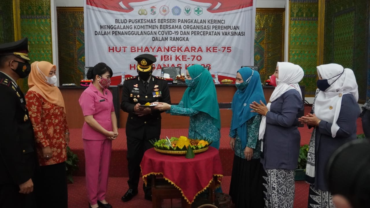 Polres Pelalawan Lakukan Komitmen Bersama Organisasi Perempuan Terkait Covid-19