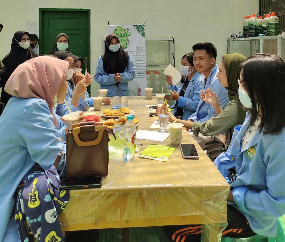 Tangkal Covid-19, Mahasiswa Kukerta Abdimas UNRI Sarankan Minum Teh Tarik Chorella Jelly Genki