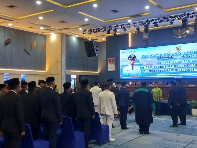 Walikota Lantik Puluhan Pejabat, Masykur Tarmizi Kadishub, Desherianto Kasatpol PP